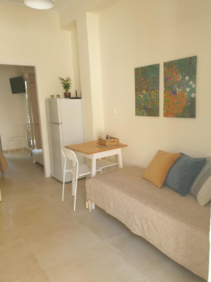 Ilianas Place Agios Matthaios  Exterior photo